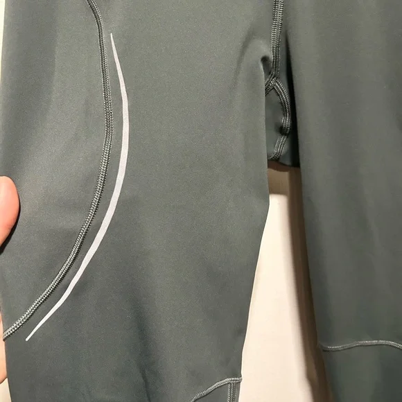 Lululemon Base Pace Leggings Sz 8 - Picture 4 of 8